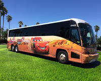 Disneyland Resort Express: Traslados do Aeroporto entre o Aeroporto de Los Angeles e a área de resort em Anaheim Disneyland Resort Express: Traslados do Aeroporto entre o Aeroporto de Los Angeles e a área de resort em Anaheim