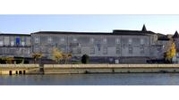 Small-Group Tour of Chateau and Maison de Cognac with Tasting in Cognac