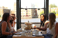 Sejltur på Themsen med sightseeing og Afternoon Tea Sejltur på Themsen med sightseeing og Afternoon Tea