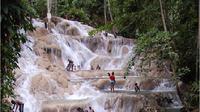 Ocho Rios Highlights and Dunn's River Falls Tour from Runaway Bay