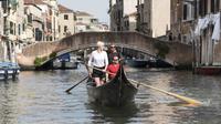 Learn to Row a Venetian Gondola