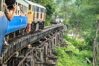 Excursion au chemin de fer de la mort du pont de la rivière Kwai, au départ de Bangkok