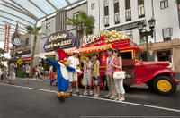 Skip the Line: VIP Tour of Universal Studios Singapore with Private Transfer