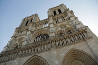 Offre spéciale à Paris: visite billettes AVEC coupe-file en petit groupe de la Tour Notre-Dame et du musée du Louvre