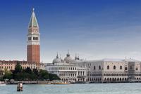 Venice Super Saver: Skip-the-Line Best of Venice Walking Tour and Small Islands in One Day