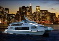 Exclusivité à New York: feux d'artifice Du 4 juillet et croisière devant les gratte-ciel à bord d'yacht non de luxe