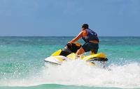 Aventura de día completo de potencia en Cayo Hueso: Navegación y deportes náuticos Aventura de día completo de potencia en Cayo Hueso: Navegación y deportes náuticos