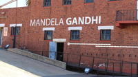 Excursion d'une journée à Constitution Hill, à Johannesburg et au Musée de l'apartheid avec Soweto Excursion d'une journée à Constitution Hill, à Johannesburg et au Musée de l'apartheid avec Soweto