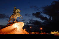 St Petersburg by Night: City Sightseeing Tour