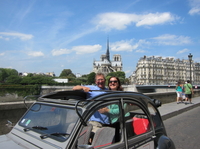 Viator Exclusive: Privat tur i Paris med Citroen 2CV Viator Exclusive: Privat tur i Paris med Citroen 2CV