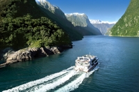 Tour d'Une journée complète au Milford Sound, au départ de Te Anau et à destination de Queenstown