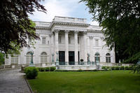 Newport Mansions and Waterfront Sightseeing From Boston Plus Free Trolley Tour Newport Mansions and Waterfront Sightseeing From Boston Plus Free Trolley Tour