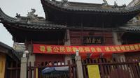 Private 3-hour Chinese Religions Walking Tour in Shanghai