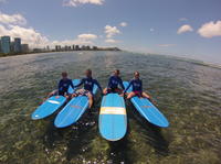 Leçons de Surf à Oahu: leçon et équipement sur Ala Moana Beach transports with aller-retour