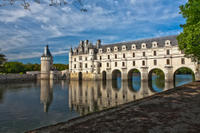 Small-Group Loire Valley Castles Day Trip from Paris 