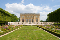 Visite privée : le meilleur de Versailles en une journée au départ de Paris, incluant un billet coupe-file pour la visite du Château de Versailles et un déjeuner au Grand Canal