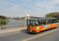 Washington DC Super Saver: Hop-on Hop-off Trolley and Monuments by Moonlight Tour