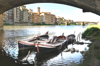 Crucero por el río de Florencia en un barchetto tradicional Crucero por el río de Florencia en un barchetto tradicional
