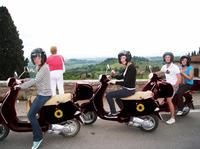 Excursion d'Une journée en Vespa en petit groupe Dans la région viticole de Chianti