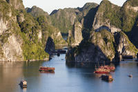 Halong Bay Small Group Adventure Tour including Cruise from Hanoi