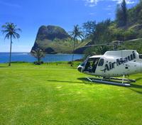 Vol en hélicoptère à l'ouest de Maui et à Molokai avec atterrissage sur le front de mer Vol en hélicoptère à l'ouest de Maui et à Molokai avec atterrissage sur le front de mer