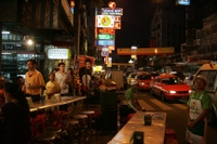 Visite en petit groupe du quartier chinois et des marchés de nuit de Bangkok avec dîner compris Visite en petit groupe du quartier chinois et des marchés de nuit de Bangkok avec dîner compris