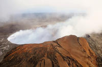 Volcano by Air and Land: Helicopter, Coach, and Walking Tour of Volcanoes National Park from Kona