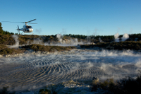 Sortie en hélicoptère au-dessus du mont Tarawera with visite guidée à pied de la réserve géothermique de la Porte de l'Enfer
