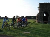 Fietstocht over de Via Appia Antica en het Romeinse platteland met Nederlandssprekende gids Fietstocht over de Via Appia Antica en het Romeinse platteland met Nederlandssprekende gids