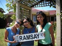 L'heure officielle 'voisins' Visite de rue Ramsay