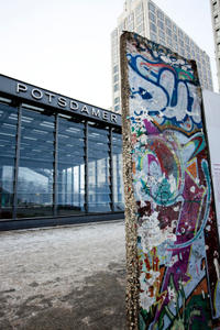 Private Tour: Walk the Berlin Wall with a Historian Guide