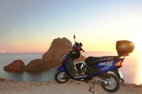 Excursion indépendante à Formentera location de scooter with