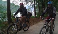 5-Day Yangshuo Family Adventure: Biking, Caving, River Cruise and Cooking Class