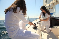 Clase de vela para grupos pequeños en Barcelona Clase de vela para grupos pequeños en Barcelona