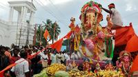 Experience the Ganesh Chaturthi Festival in Mumbai