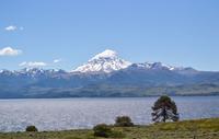 Excursión de un día del lago Huechulafquen y el volcán Lanín Excursión de un día del lago Huechulafquen y el volcán Lanín