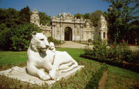 Bosphorus Bridge, Camlica Hill and Dolmabahce Palace Tour in Istanbul