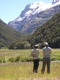 Small-Group Historical Walking Tour on the Lakeview Trail with Transport from Queenstown