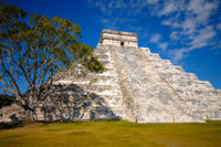 Riviera Maya Combo: Chichen Itza Tour plus Dolphin Xtreme