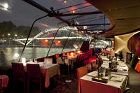 Nyttårselvecruise med Bateaux Parisiens på Seinen med 6-retters gourmetmiddag og levende musikk Nyttårselvecruise med Bateaux Parisiens på Seinen med 6-retters gourmetmiddag og levende musikk