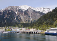 Juneau Shore Excursion: City and Mendenhall Glacier Tour with Seafood Lunch or Dinner on Mt Roberts