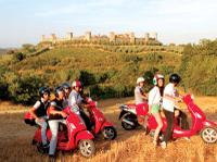 Siena Vespa Tour Including Lunch at a Chianti Winery