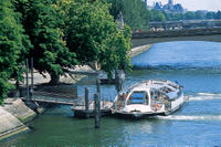 Hop-on-Hop-off-Besichtigungs-Bootsfahrt auf der Seine in Paris Hop-on-Hop-off-Besichtigungs-Bootsfahrt auf der Seine in Paris