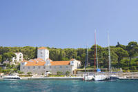 Solta Island Day Trip from Split: Sightseeing and Food Tour by Electric Bike