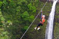 Tyrolienne à Hilo au-dessus des chutes de KoleKole Tyrolienne à Hilo au-dessus des chutes de KoleKole