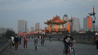 2-Hour Biking Tour on the Old City Wall of Xian