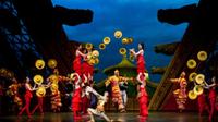 Entertainment in Shanghai: Chinese Acrobats Show