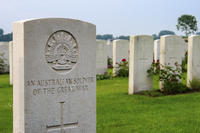 Excursion privée sur les champs de bataille de la Somme, de Fromelles et des Flandres with cérémonie de la Dernière sonnerie à Ypres au départ de Bruxelles