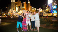 Exclusivité Viator: Strip de Las Vegas en limousine with photographe personnel