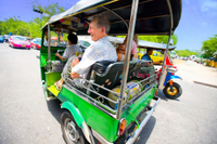 Bangkok en mouvement: visite de la ville en Skytrain, en bateau et en Tuk Tuk